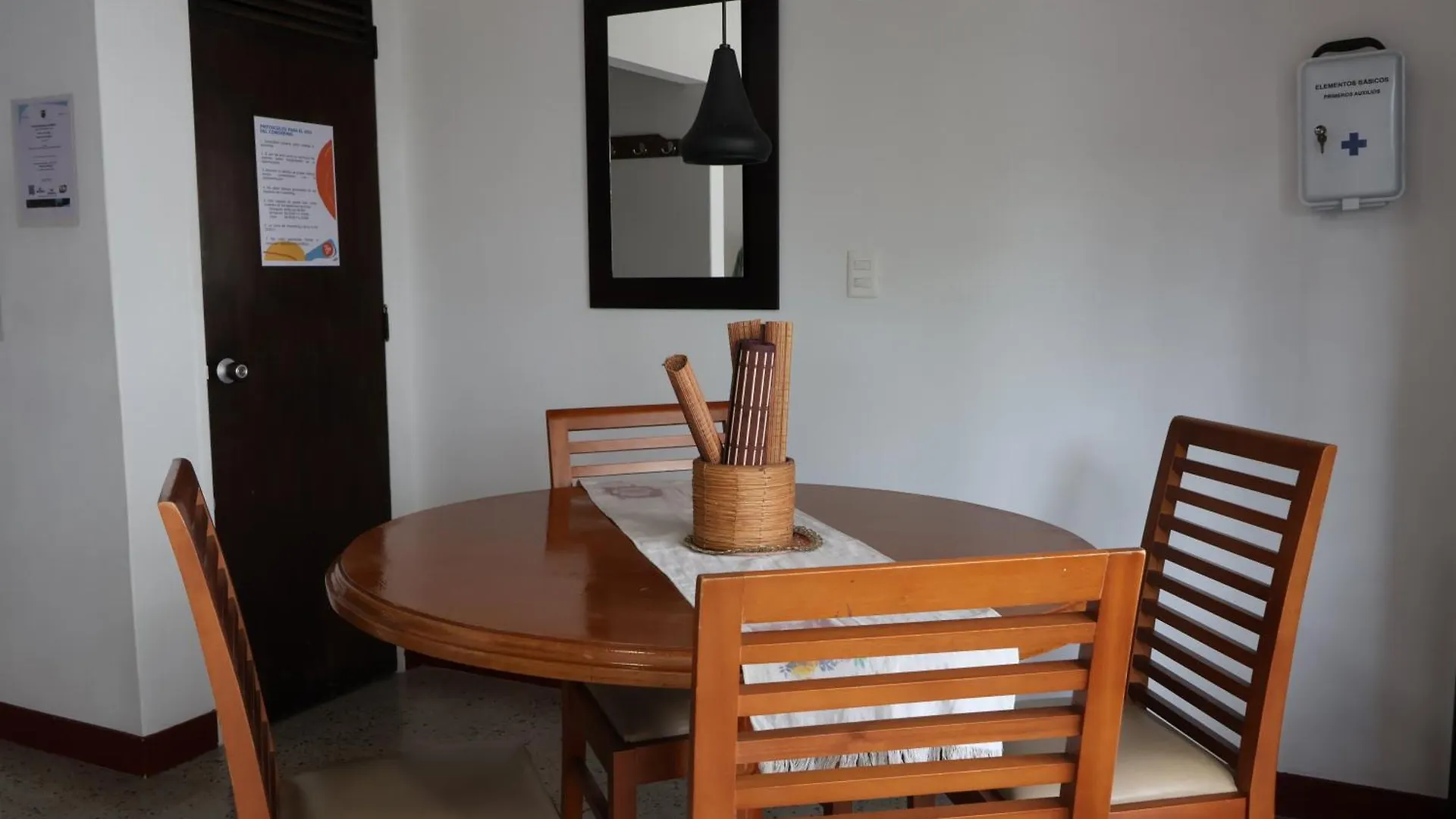 Living Poblado Manila 301 E Habitacion Doble Medellin