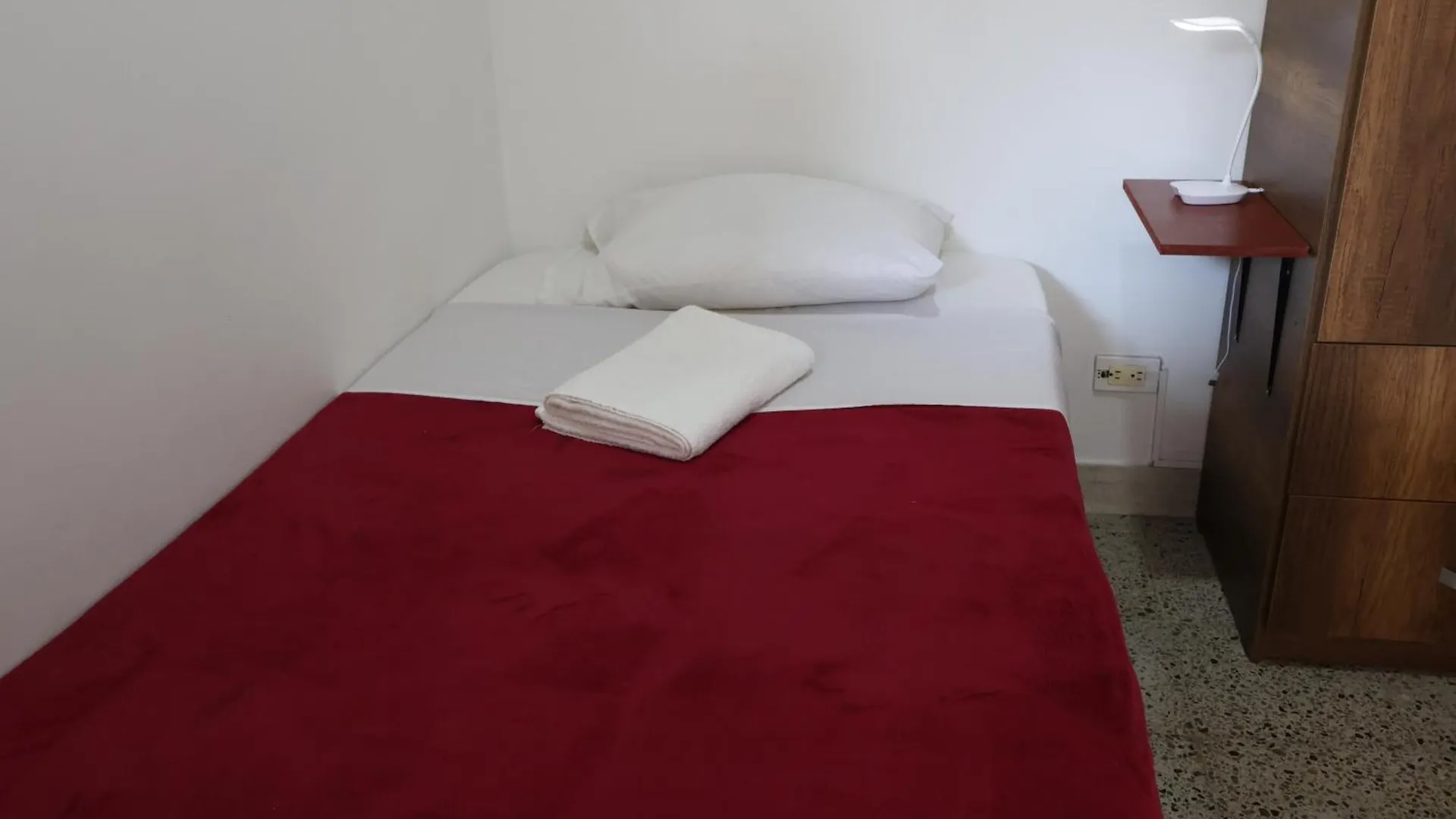 Living Poblado Manila 301 E Habitacion Doble Medellin Homestay
