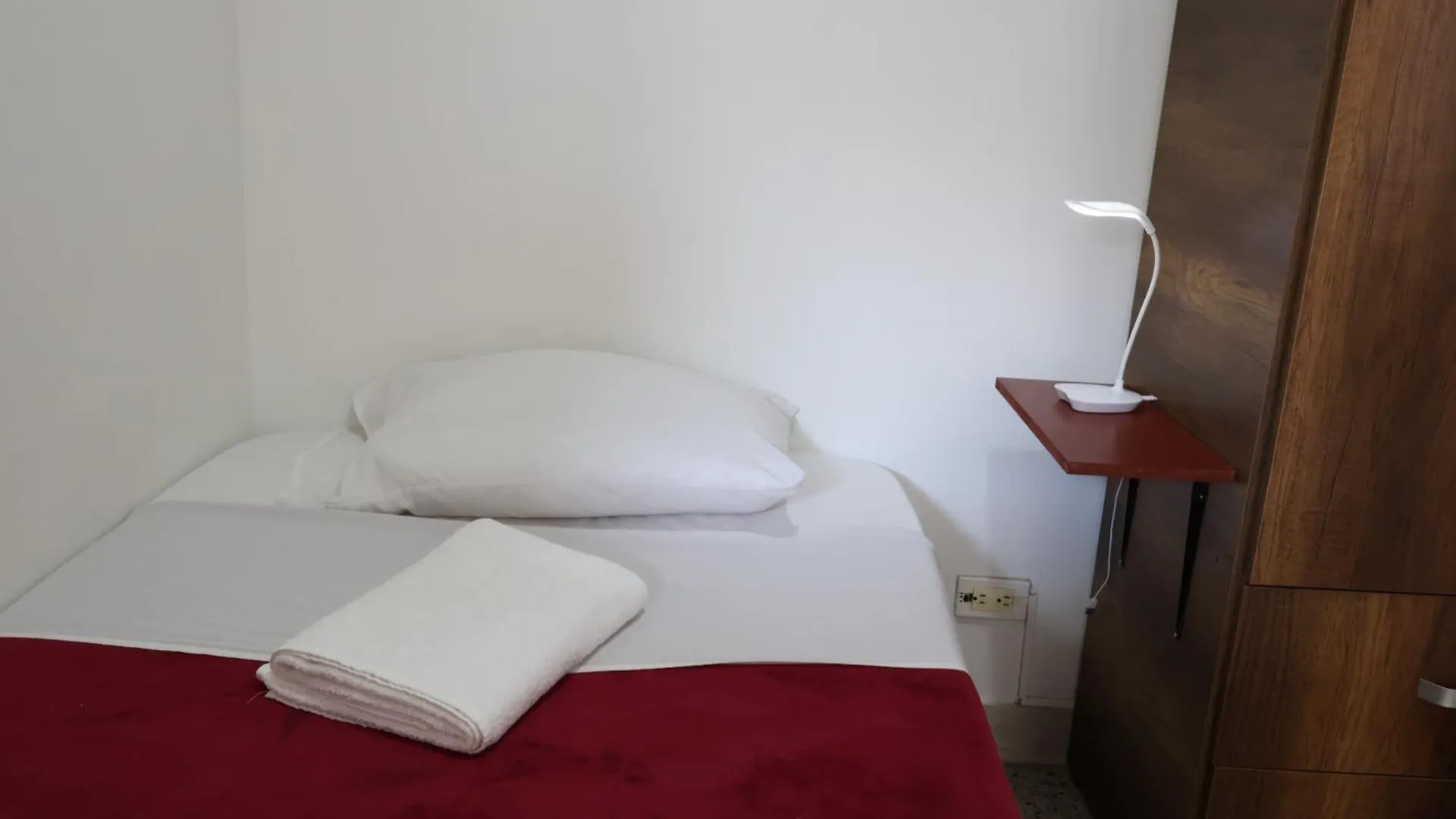 Living Poblado Manila 301 E Habitacion Doble Medellin